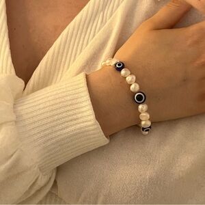 NWOT Fresh Water Pearl Evil Eye Bracelet OS